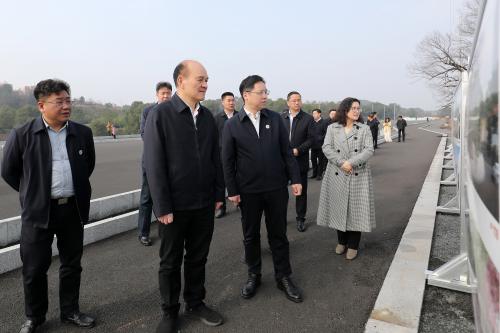 劉越高：大力推動(dòng)高等教育高質(zhì)量發(fā)展，為加快推進(jìn)區(qū)域中心化進(jìn)程提供智力和人才保障