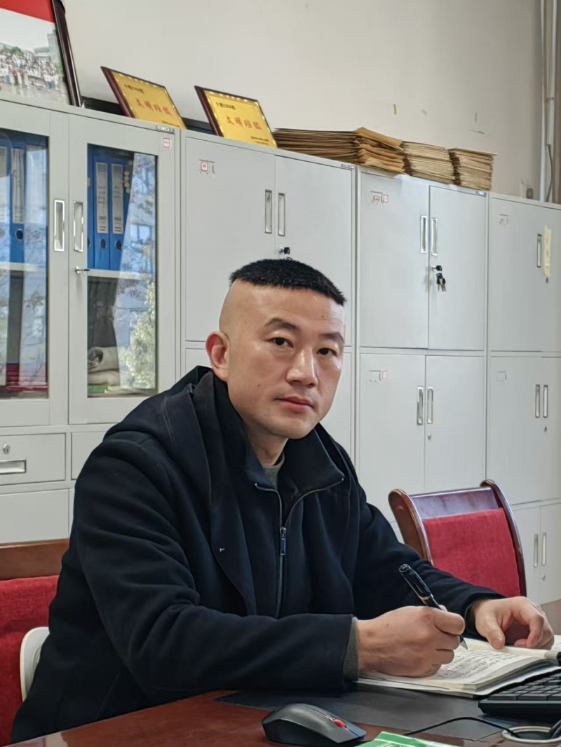 系黨總支副書記董建軍