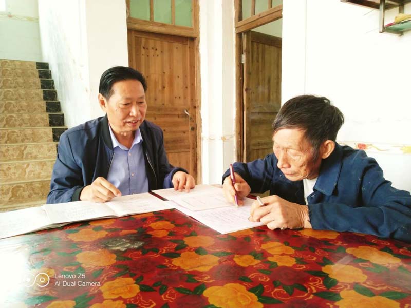 衡陽(yáng)幼高專扎實(shí)開(kāi)展“兩項(xiàng)幫扶”及慰問(wèn)走訪貧困戶活動(dòng)