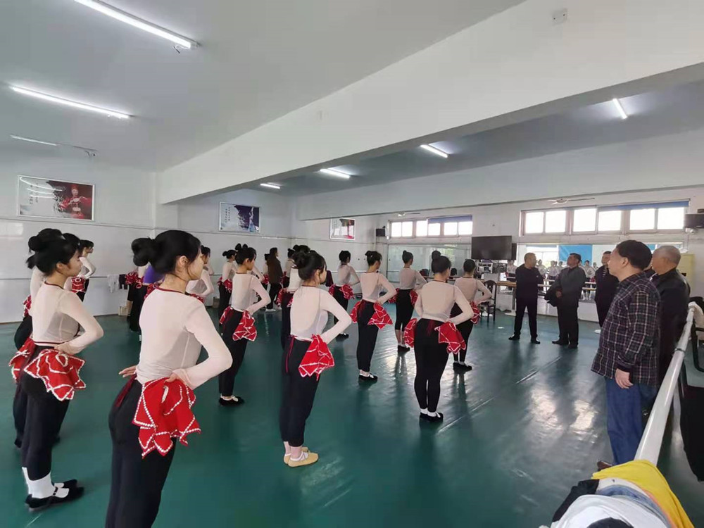 衡陽幼高專舉行離退休總支、支部委員聯(lián)席會議