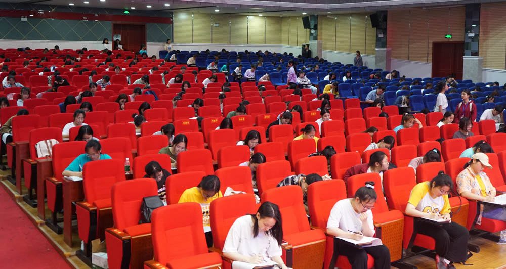 聆聽黨的知識(shí)與輝煌黨史，譜寫精神信念的“高歌”——衡陽幼兒師范高等?？茖W(xué)校舉辦2021年度業(yè)余黨校第一期培訓(xùn)班