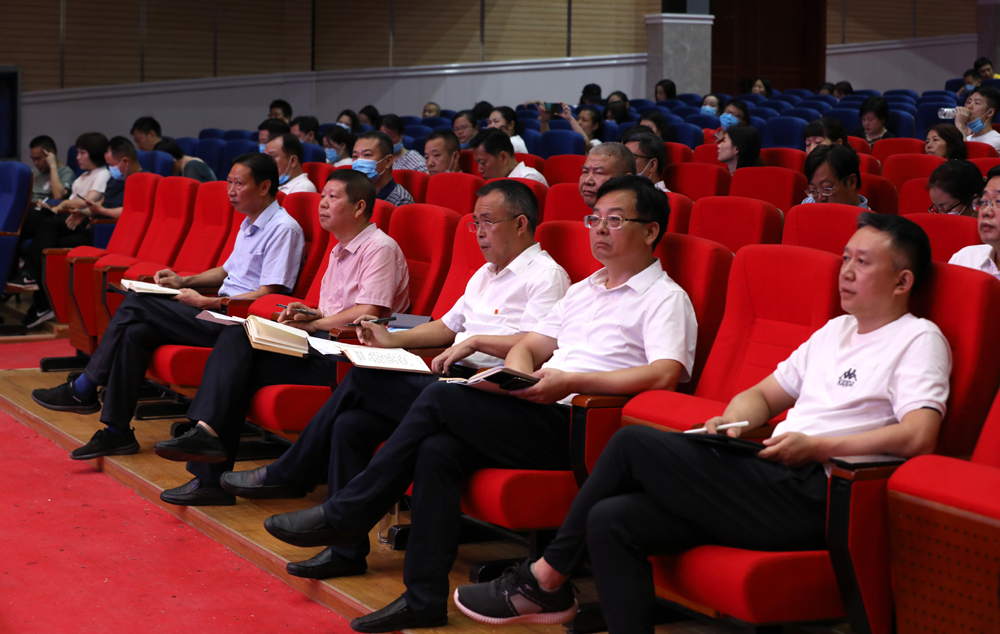 衡陽(yáng)幼高專舉行學(xué)習(xí)貫徹習(xí)近平總書(shū)記“七一”重要講話精神專題宣講報(bào)告會(huì) 衡陽(yáng)幼高專舉行學(xué)習(xí)貫徹習(xí)近平總書(shū)記“七一”重要講話精神專題宣講報(bào)告會(huì)