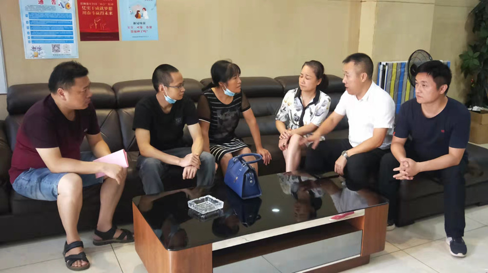 愛心接力  傳遞希望 ——衡陽幼高專附屬藝術(shù)中專為重病學(xué)生組織捐款