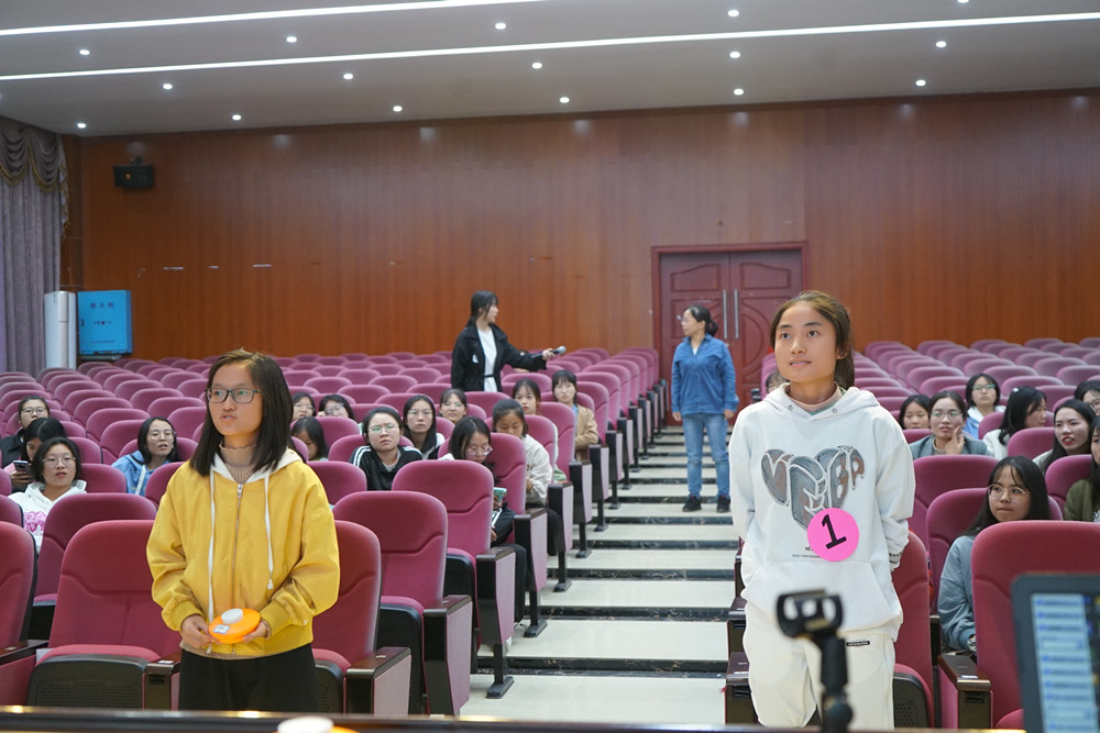 歷史賦予詩詞，詩詞光耀我心                  ——衡陽幼兒師范高等?？茖W(xué)校第一屆“中國詩詞大會”選拔賽完美收官