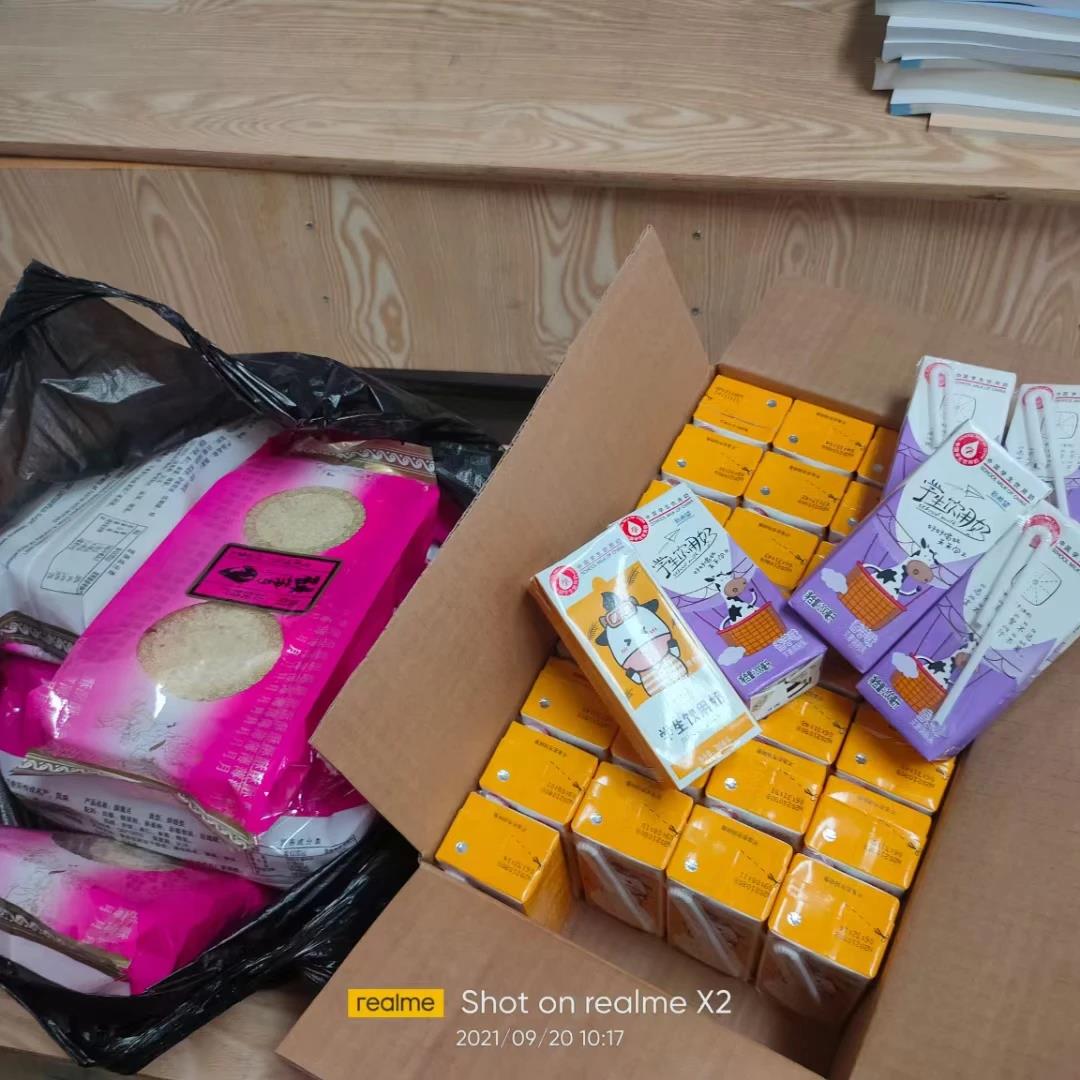 中秋佳節(jié)，師生一起過！