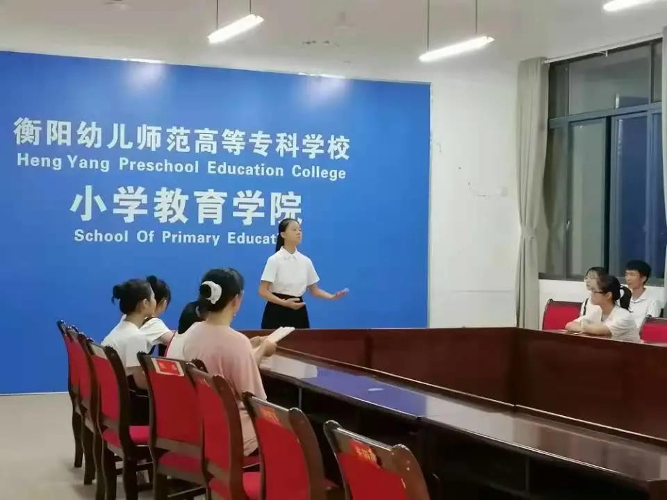 愛我國(guó)防，愛我中華！