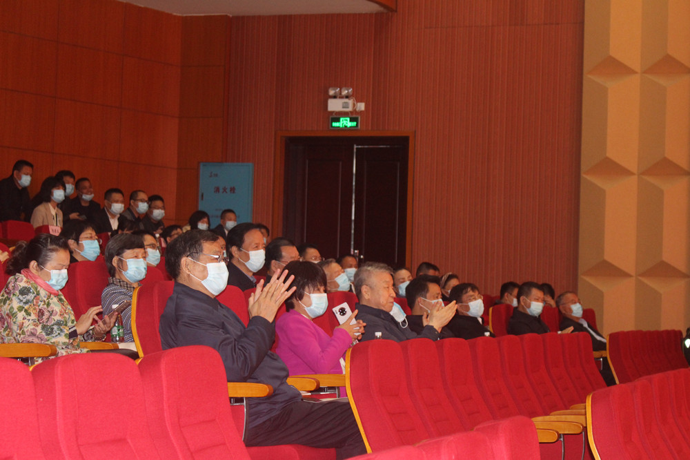 【衡陽日報(bào)】盧展工率全國政協(xié)京昆室調(diào)研組來湘調(diào)研 【衡陽日報(bào)】盧展工率全國政協(xié)京昆室調(diào)研組來湘調(diào)研