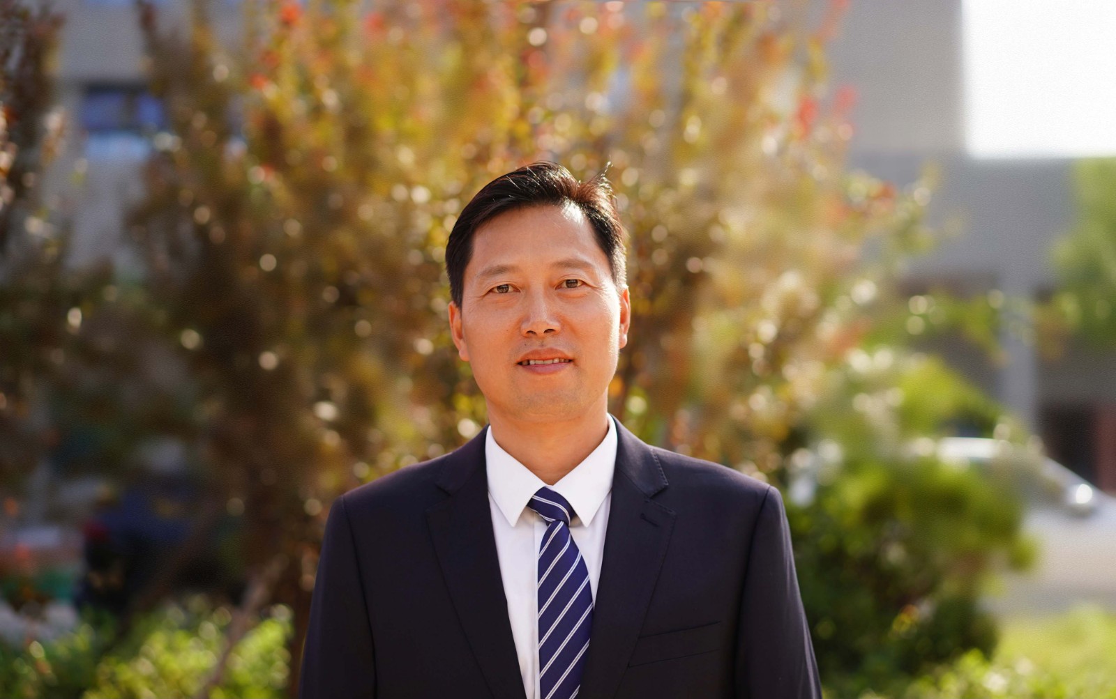 系黨總支書記屈清華