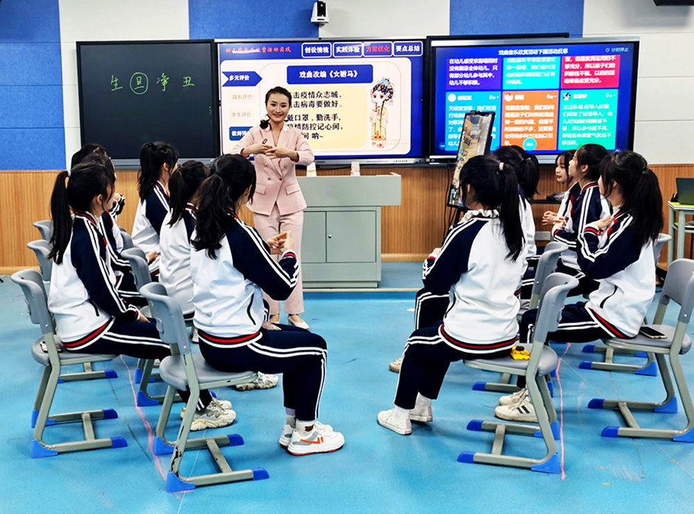 辛勤耕耘結(jié)碩果，奮力拼搏創(chuàng)輝煌 ——我校教師楊潔、曹蓓、方潔團(tuán)隊(duì)參加全國(guó)職業(yè)院校技能大賽教學(xué)能力比賽側(cè)記