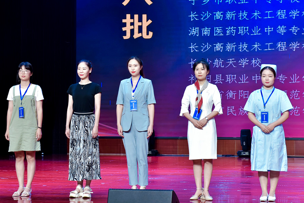 披荊斬棘不畏難，乘風破浪辟新局：2021年師生競賽復盤