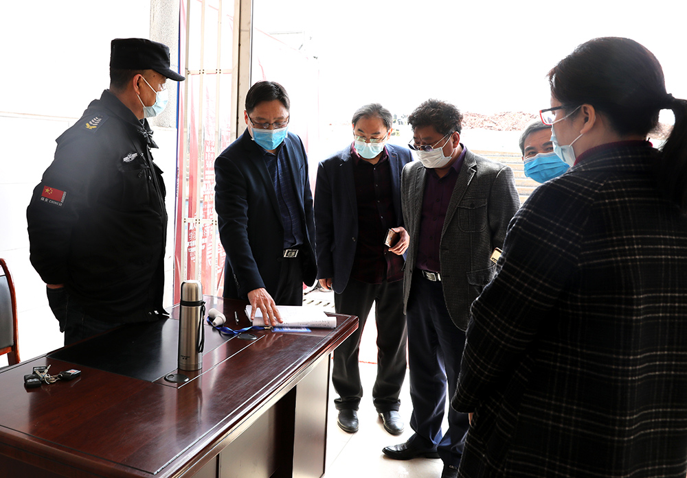 李來清、鄧昌大督查校內(nèi)疫情防控工作