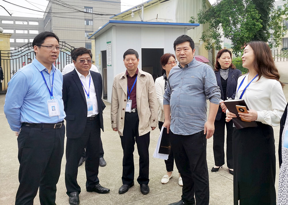 李來清、鄧昌大調(diào)研實訓(xùn)教學(xué)安全工作