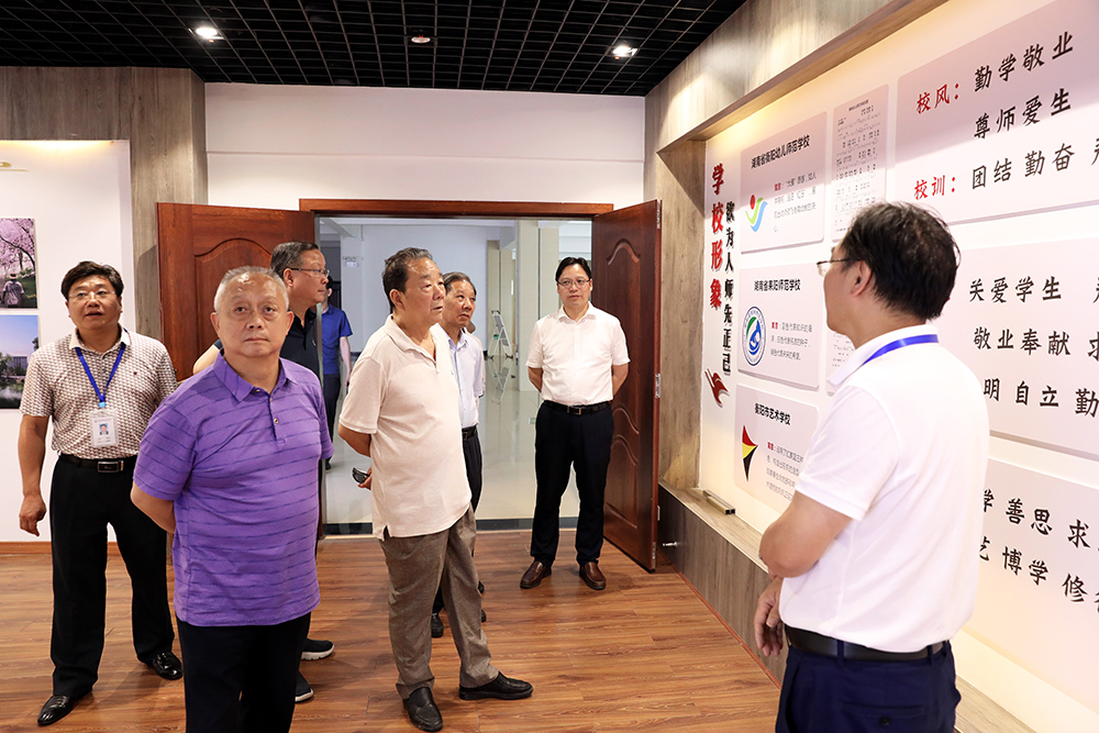 市委黨史聯(lián)絡(luò)組來我?？疾煺{(diào)研