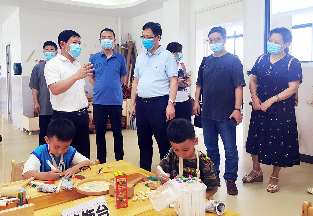 我校赴湖南一師、銅仁幼?？疾旖M成員 學(xué)習(xí)心得摘要