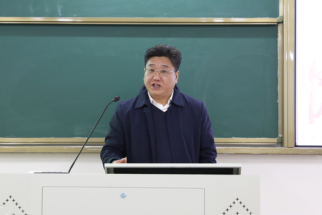 書記校長講黨課 深入課堂傳黨音 書記校長講黨課 深入課堂傳黨音