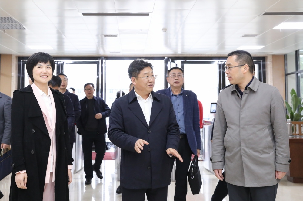 益陽(yáng)師范高等專(zhuān)科學(xué)校一行來(lái)我?？疾煺{(diào)研