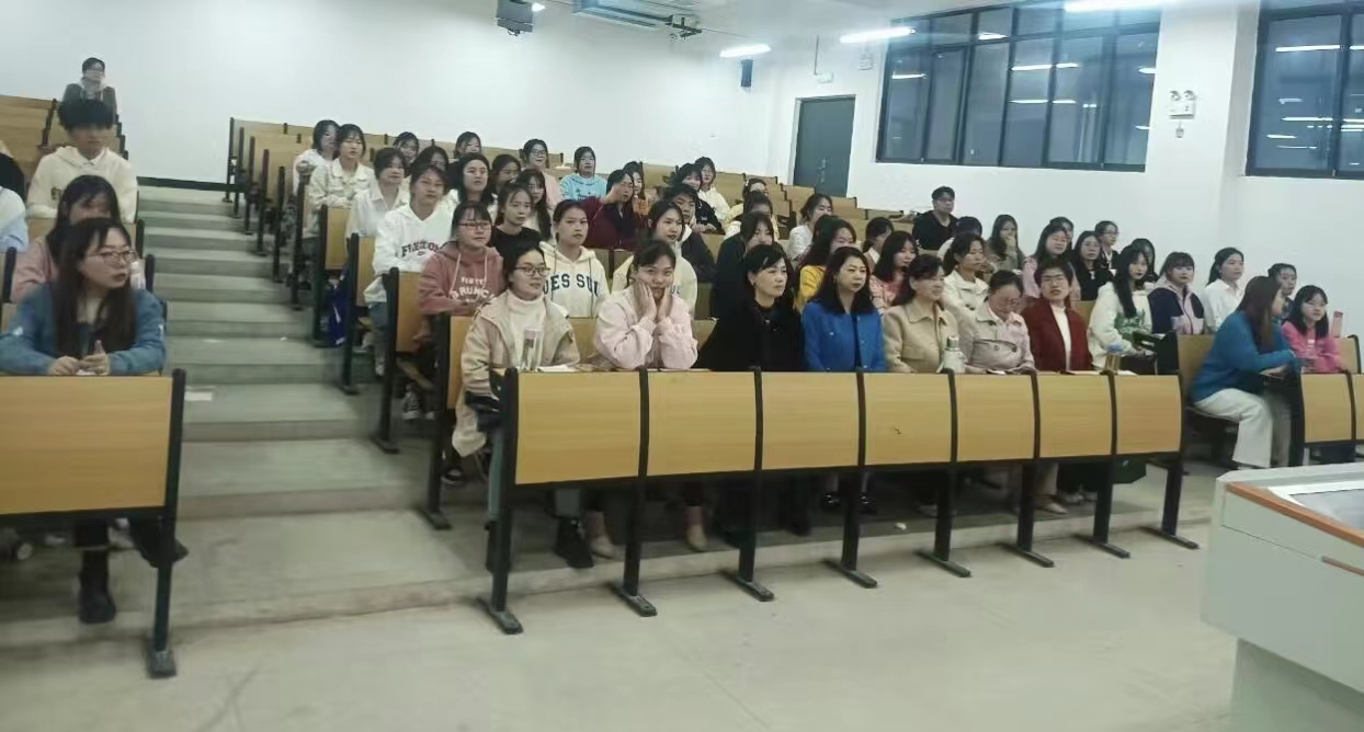 “說流利英語，展技能風(fēng)采” ——衡陽幼兒師專第三屆高職英語口語大賽拉開帷幕