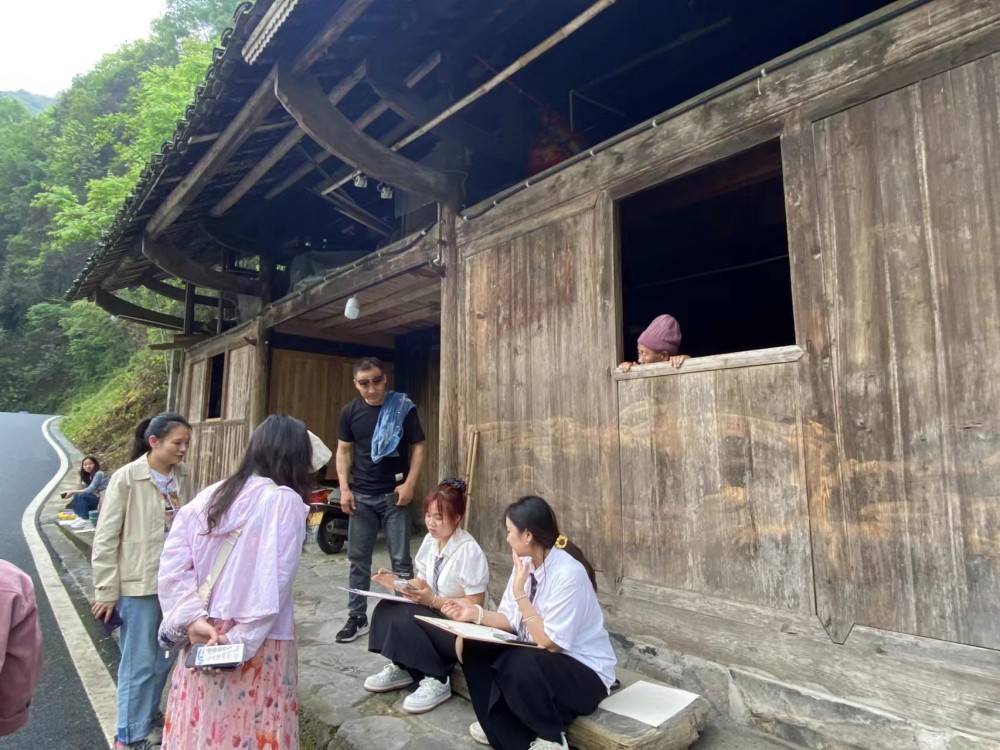 寫意湘西，紅色記憶丨2023年藝術(shù)系湘西寫生采風(fēng)側(cè)記