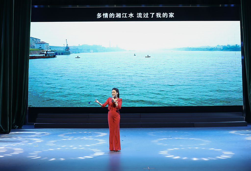 衡陽(yáng)幼兒師專舉行“以學(xué)鑄魂 藝心向黨”音樂(lè)專場(chǎng)演出