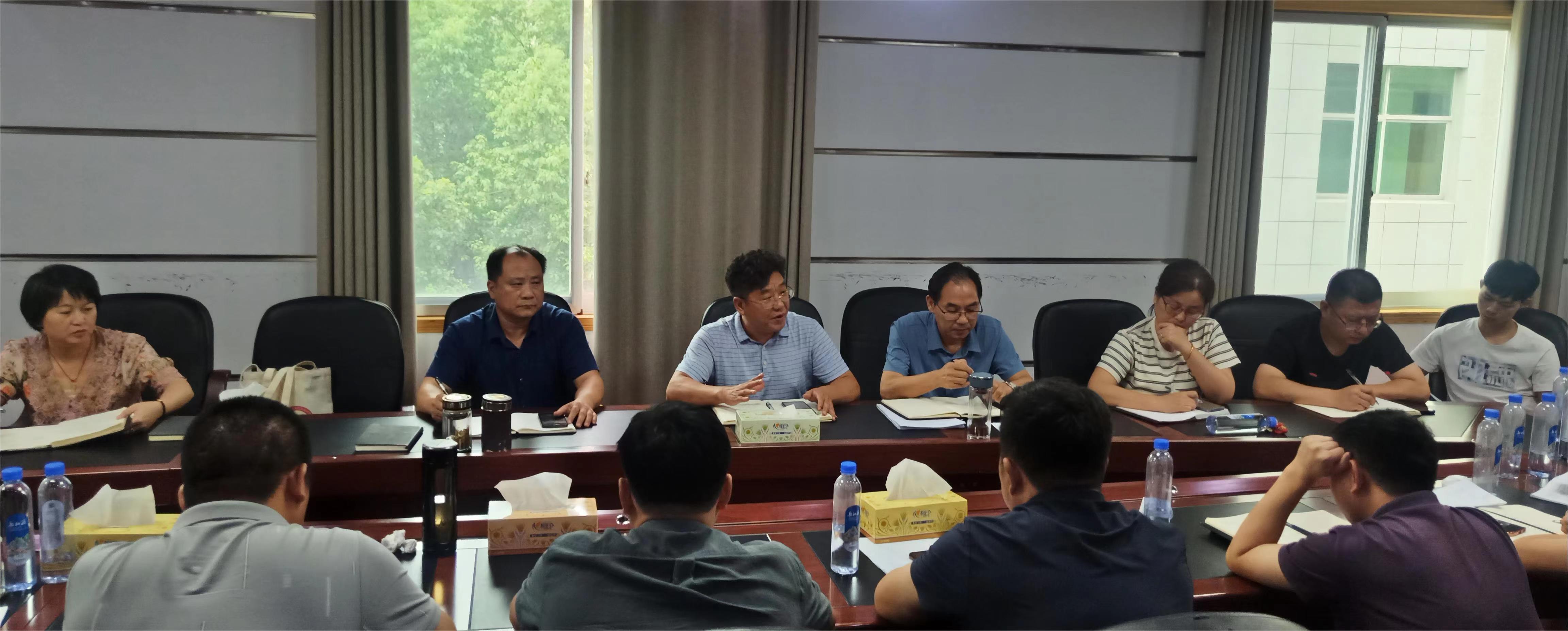 加快新專業(yè)建設(shè)步伐，構(gòu)建內(nèi)涵發(fā)展新格局